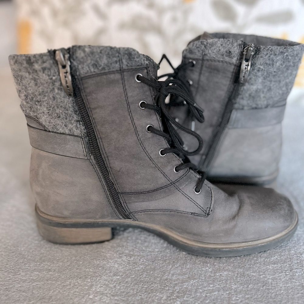 Tamaris leather boots size 39. Lightly worn.
